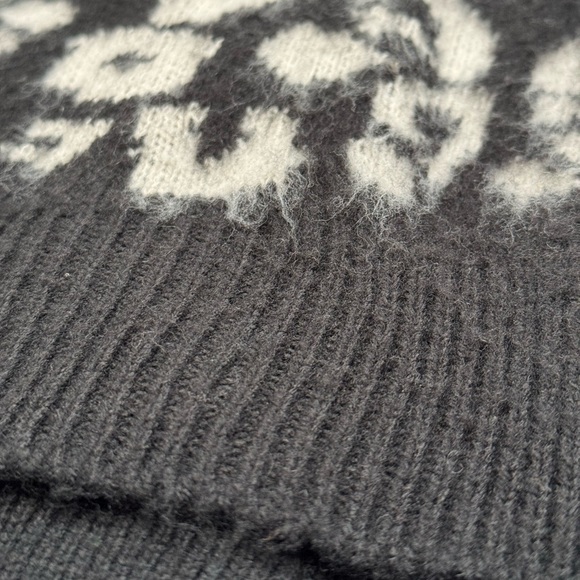 🐆 Soft Leopard Print Cardigan - Universal Thread™ - Picture 8 of 9